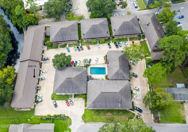 30th image of 112 Hillside Dr #16, Lafayette, LA 70503 | MLS# 2500004574