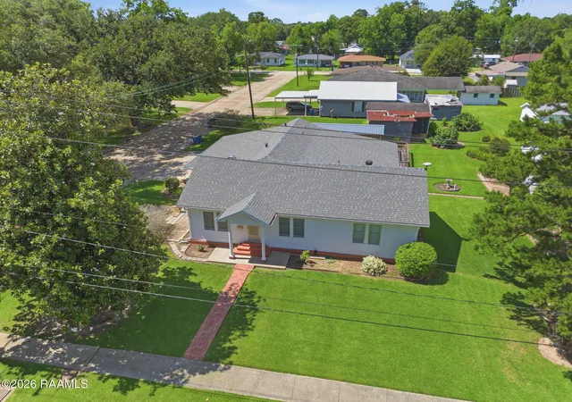 Homes for sale in Jennings, LA | 602 3rd St, Jennings, LA 70546 | MLS# 2600005328