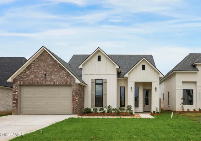 Homes for sale in Broussard, LA | 107 Fountain Meadow Dr, Broussard, LA 70518 | MLS# 2600000888
