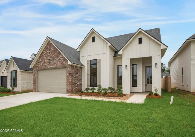 Homes for sale in Broussard, LA | 107 Fountain Meadow Dr, Broussard, LA 70518 | MLS# 2600000888