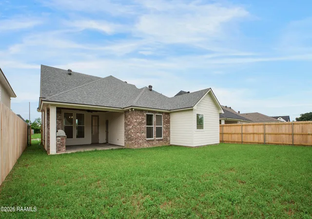 Homes for sale in Broussard, LA | 107 Fountain Meadow Dr, Broussard, LA 70518 | MLS# 2600000888