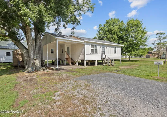 Photo 2 of Single family home for sale at 206 Olive St, Abbeville, LA 70510 | MLS# 2600007969 | Listing updated on 2026-08-26