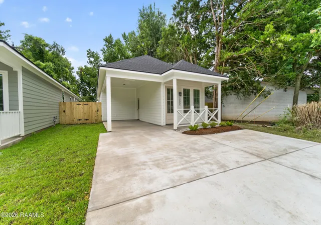 3rd image of 302 Academy Rd, Lafayette, LA 70503 | MLS# 2600007623