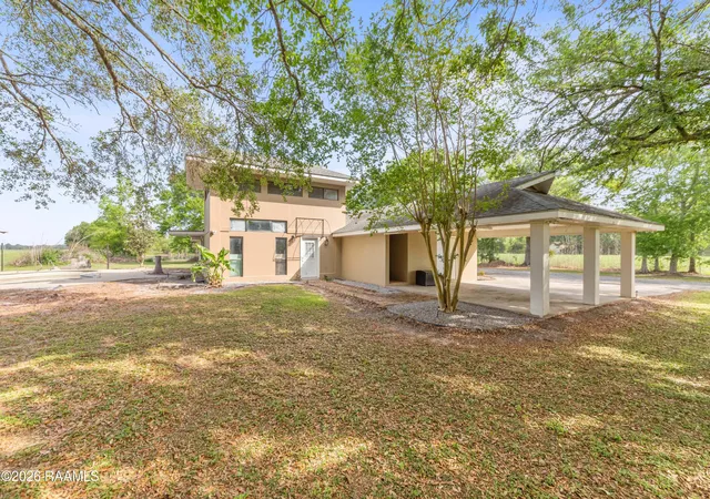 Photo 2 of Single family home for sale at 6712 Lake Peigneur Rd, New Iberia, LA 70560 | MLS# 2600003117 | Listing updated on 2026-09-08