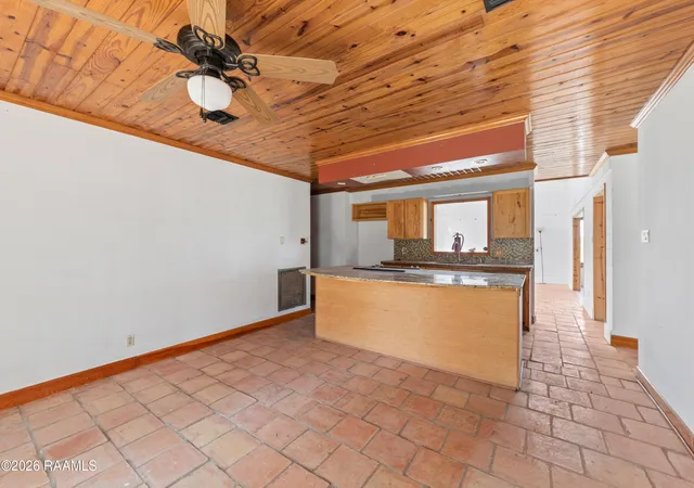 Photo 4 of Single family home for sale at 6712 Lake Peigneur Rd, New Iberia, LA 70560 | MLS# 2600003117 | Listing updated on 2026-09-08