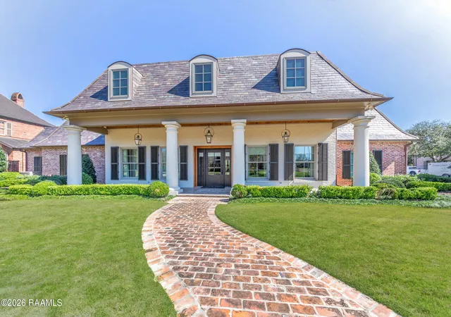 Single family home for sale at 100 Shannon Rd, Lafayette, LA 70503 | MLS# 2600002447