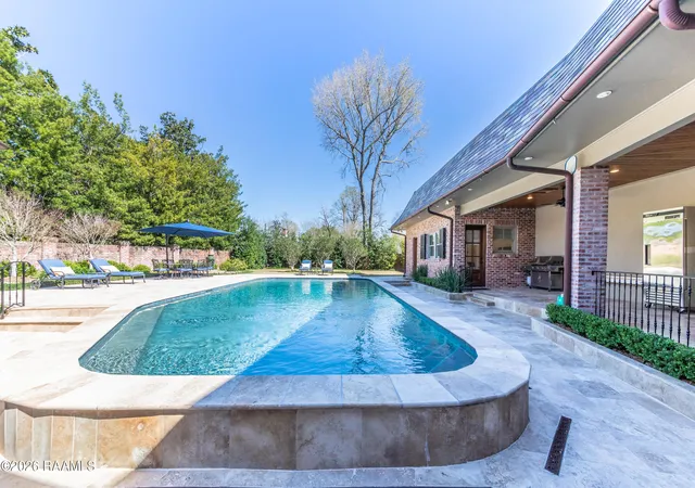 Photo 2 of Single family home for sale at 100 Shannon Rd, Lafayette, LA 70503 | MLS# 2600002447 | Listing updated on 2026-09-21