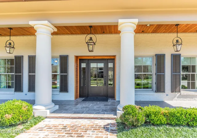 Photo 3 of Single family home for sale at 100 Shannon Rd, Lafayette, LA 70503 | MLS# 2600002447 | Listing updated on 2026-09-21