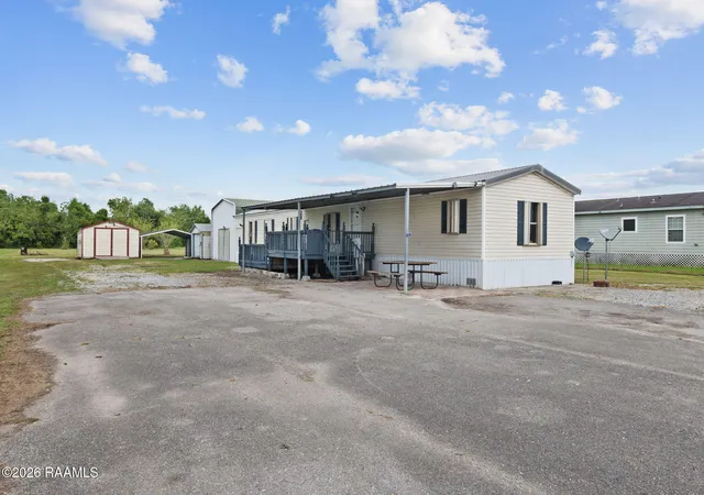 Photo 2 of Sale Pending at 1306 L Dubois Rd, New Iberia, LA 70560 | MLS# 2600007381 | Listing updated on 2026-09-29