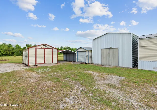 Photo 3 of Sale Pending at 1306 L Dubois Rd, New Iberia, LA 70560 | MLS# 2600007381 | Listing updated on 2026-09-29