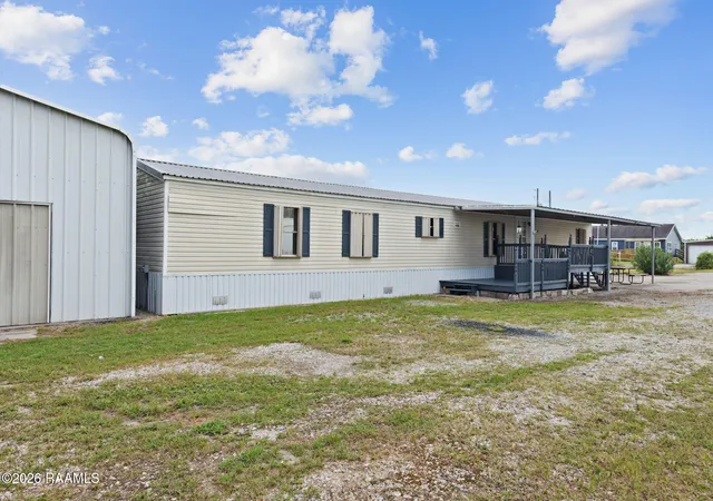 Photo 3 of Sale Pending at 1306 L Dubois Rd, New Iberia, LA 70560 | MLS# 2600007381 | Listing updated on 2026-09-29