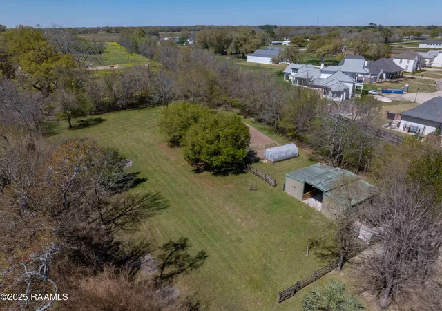 Photo 3 of Single family home for sale at 110 Mission Hills Dr, Broussard, LA 70518 | MLS# 2020021402 | Listing updated on 2026-07-21