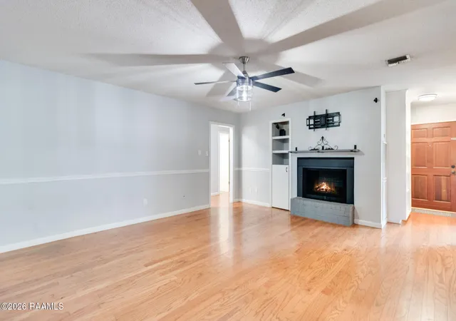 Photo 3 of Single family home for sale at 201 Longfellow Dr, Lafayette, LA 70503 | MLS# 2600007678 | Listing updated on 2026-09-11