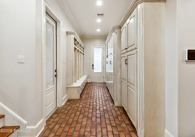 Photo 4 of Single family home for sale at 607 River Oak Cir, Lafayette, LA 70508 | MLS# 2600005921 | Listing updated on 2026-09-03