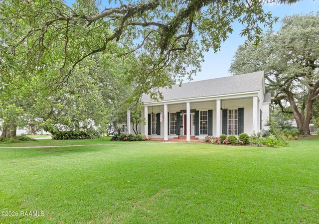 Homes for sale in New Iberia, LA | 401 Parkview Dr, New Iberia, LA 70563 | MLS# 2600005014