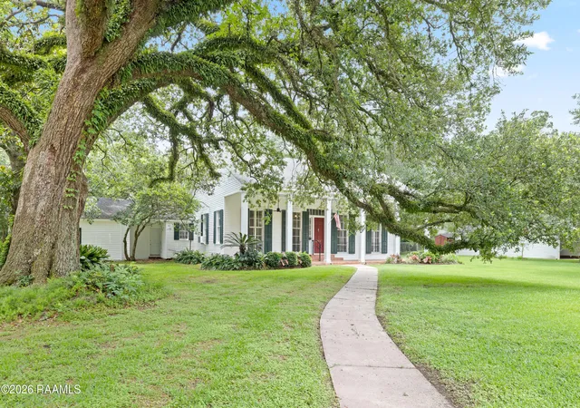 3rd image of 401 Parkview Dr, New Iberia, LA 70563 | MLS# 2600005014