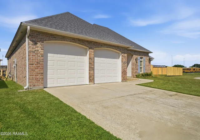 Photo 3 of Single family home for sale at 127 Tonbridge Dr, Lafayette, LA 70508 | MLS# 2600006781 | Listing updated on 2026-09-22