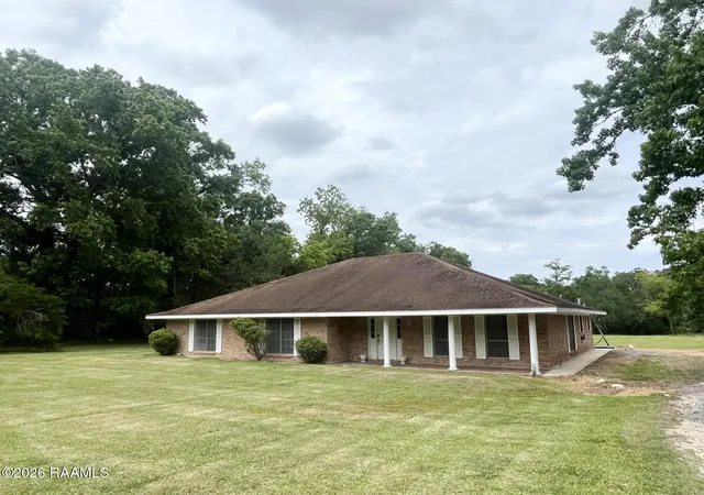 Homes for sale in Jeanerette, LA | 19478 Hwy 182 W, Jeanerette, LA 70544 | MLS# 2600004841