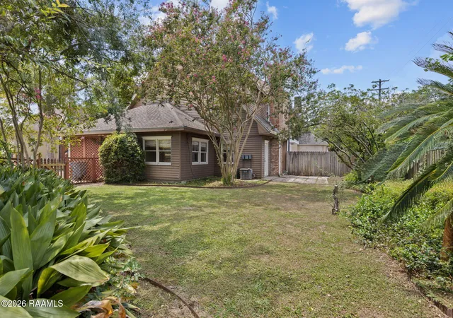 3rd image of 559 Esplanade St, Lafayette, LA 70508 | MLS# 2600007103
