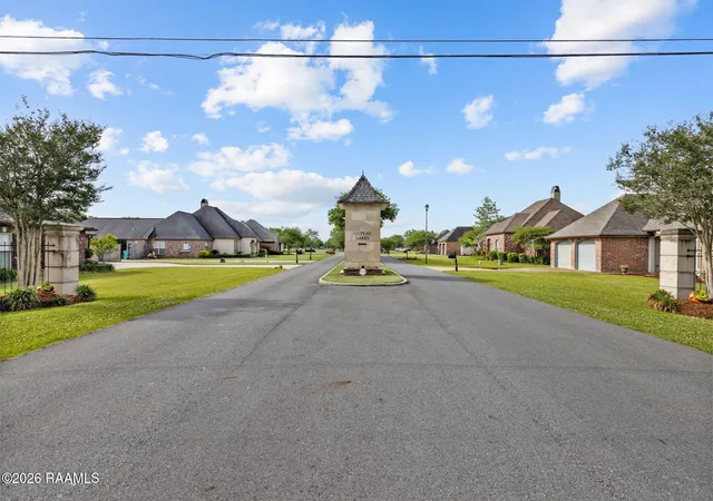 Homes for sale in Arnaudville, LA | 210 Grand Lake Dr, Arnaudville, LA 70512 | MLS# 2600005857