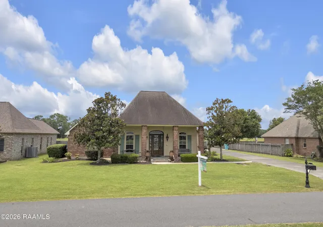 Homes for sale in Arnaudville, LA | 210 Grand Lake Dr, Arnaudville, LA 70512 | MLS# 2600005857