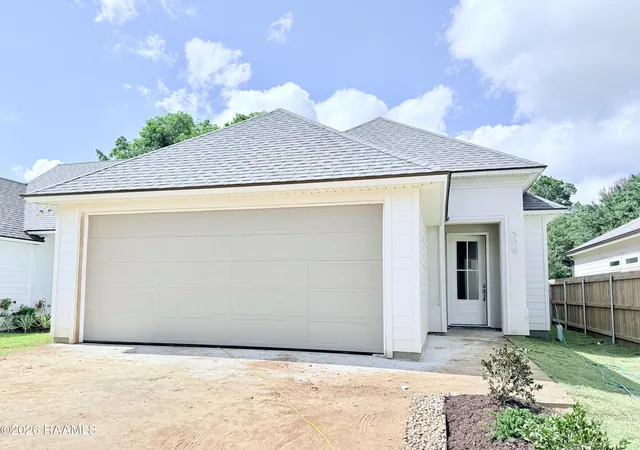 Homes for sale in Lafayette, LA | 306 Berchman Oaks Dr, Lafayette, LA 70506 | MLS# 2600005401