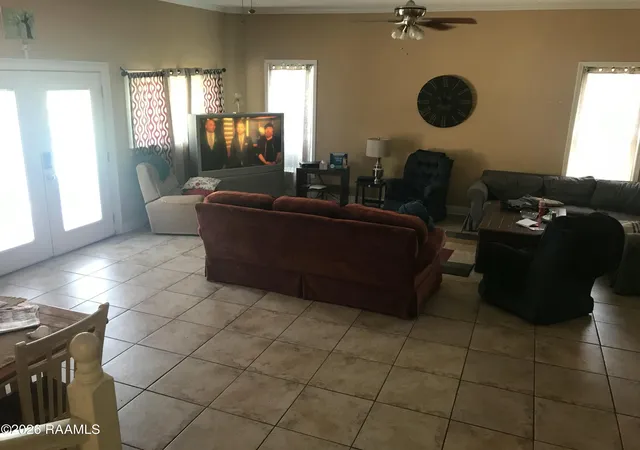 Photo 4 of Single family home for sale at 205 Arnould Blvd, Lafayette, LA 70506 | MLS# 2600003545 | Listing updated on 2026-09-14