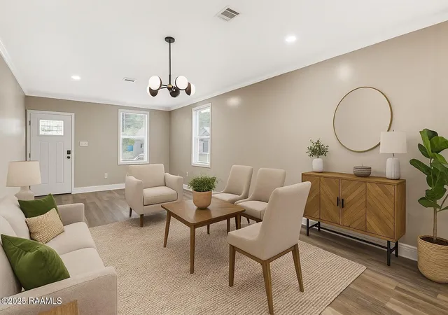 3rd image of 713 Saint Louis St, Lafayette, LA 70506 | MLS# 2500000766