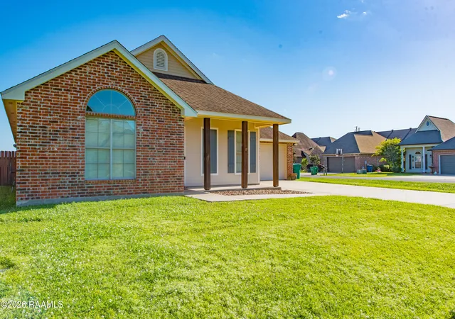 2nd image of 200 Oak Hill Ln, Youngsville, LA 70592 | MLS# 2600007819