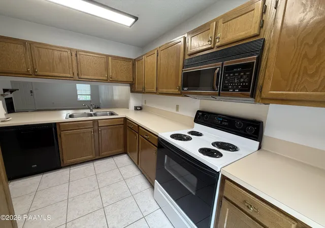3rd image of 416 Doucet Rd #1b, Lafayette, LA 70503 | MLS# 2600006676