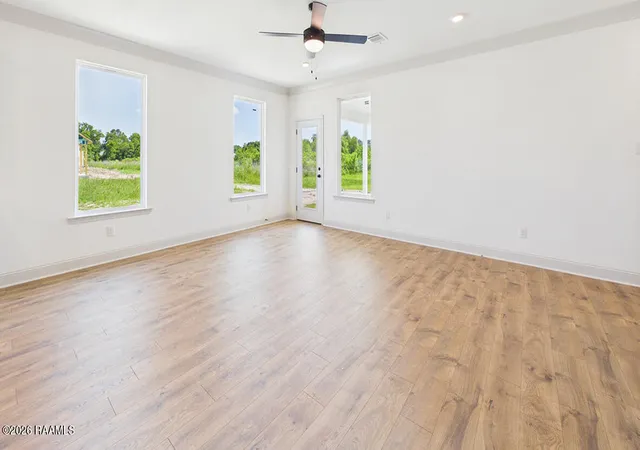 3rd image of 115 Belle Lake Dr, Lafayette, LA 70506 | MLS# 2600000792