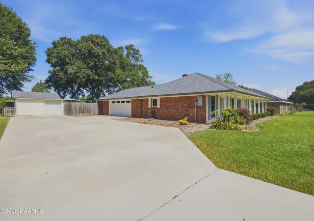 Photo 3 of Sale Pending at 102 Shiloh Dr, Youngsville, LA 70592 | MLS# 2600006002 | Listing updated on 2026-09-23