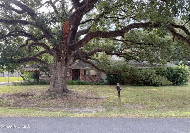 1st image of 214 Birch Dr, Lafayette, LA 70506 | MLS# 2600007886