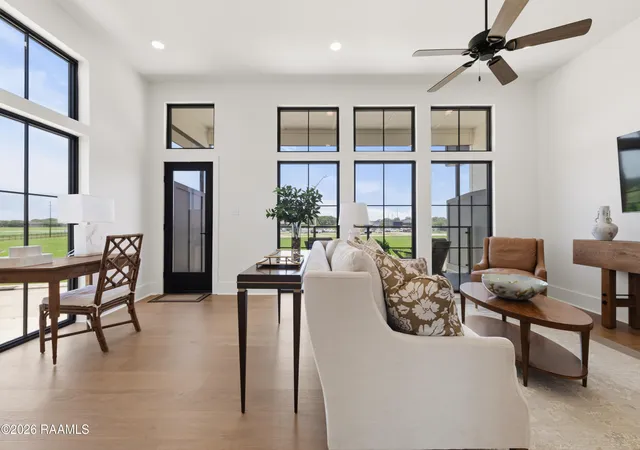 4th image of 100 Southern Heights Dr, Lafayette, LA 70508 | MLS# 2600006168
