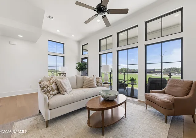 5th image of 100 Southern Heights Dr, Lafayette, LA 70508 | MLS# 2600006168