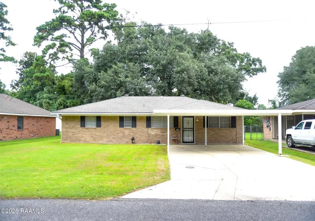 Homes for sale in Jennings, LA | 722 E Division St, Jennings, LA 70546 | MLS# 2600004742