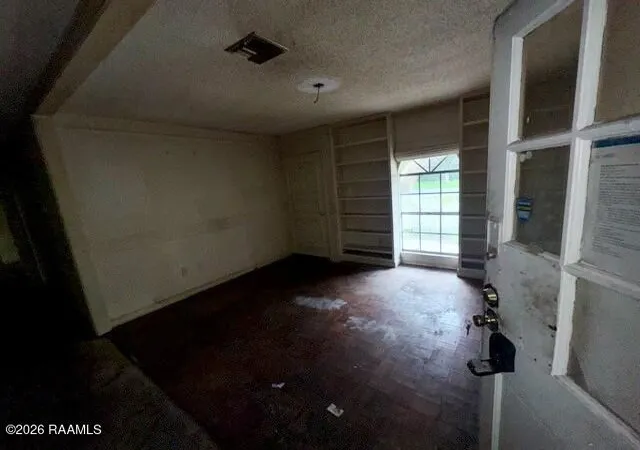 Photo 4 of Single family home for sale at 103 San Carlos Cir, Lafayette, LA 70506 | MLS# 2600008147 | Listing updated on 2026-08-31