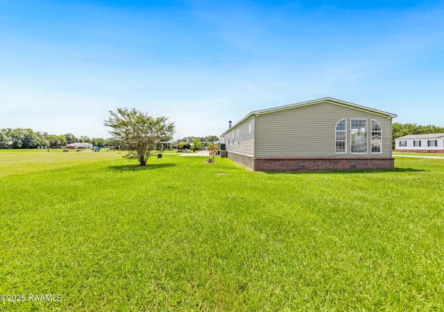 Homes for sale in New Iberia, LA | 4014 Rue Martine, New Iberia, LA 70560 | MLS# 2500002135