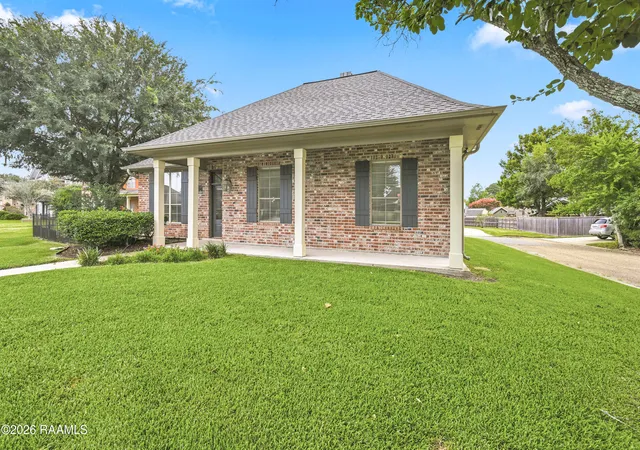 Photo 3 of Sale Pending at 202 Doyle Dr, Lafayette, LA 70508 | MLS# 2600006904 | Listing updated on 2026-08-28