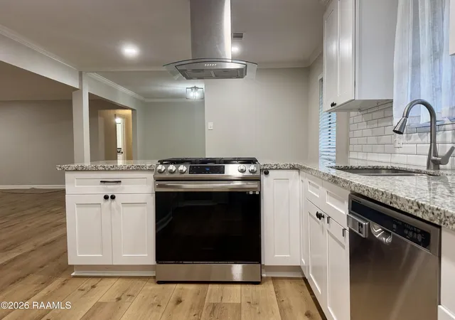Photo 4 of Single family home for sale at 111 Julian Cir, Lafayette, LA 70507 | MLS# 2600007038 | Listing updated on 2026-08-16