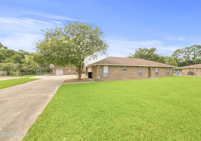 1st image of 2806 Old Jeanerette Rd, New Iberia, LA 70563 | MLS# 2600006230