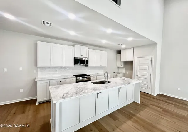 Photo 3 of Townhouse for sale at 120 St Germaine Cir, Lafayette, LA 70506 | MLS# 2600003028 | Listing updated on 2026-06-05