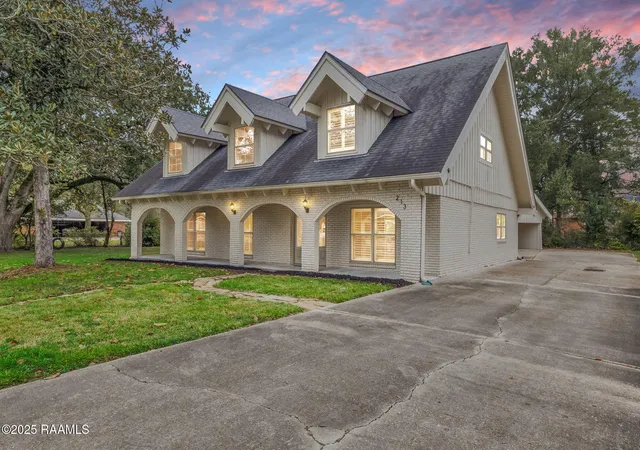 Photo 2 of Single family home for sale at 213 Miller St, Lafayette, LA 70503 | MLS# 2500006049 | Listing updated on 2026-09-17