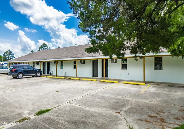 3rd image of 314 Deare St, New Iberia, LA 70560 | MLS# 2020024186