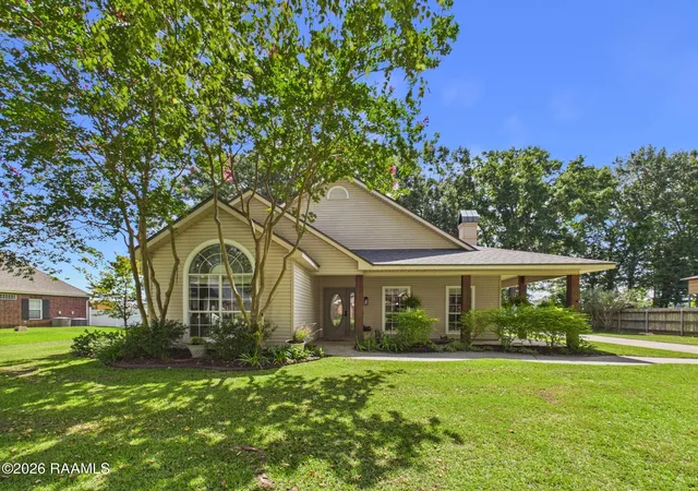 Photo 1 of Sale Pending at 118 Kentucky Ln, Lafayette, LA 70507 | MLS# 2600006323 | Listing updated on 2026-08-23