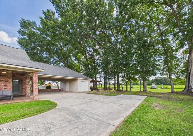 Photo 4 of Sale Pending at 118 Kentucky Ln, Lafayette, LA 70507 | MLS# 2600006323 | Listing updated on 2026-08-23