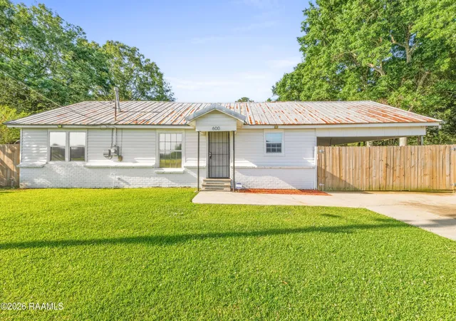 Photo 3 of Single family home for sale at 600 E Jane St, Abbeville, LA 70510 | MLS# 2600001200 | Listing updated on 2026-08-10