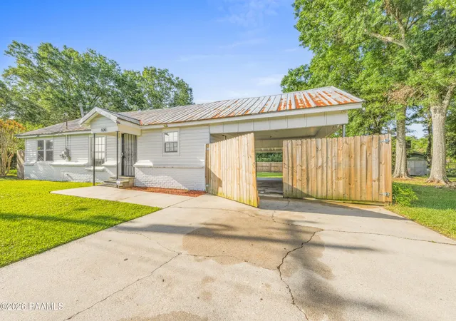 Photo 4 of Single family home for sale at 600 E Jane St, Abbeville, LA 70510 | MLS# 2600001200 | Listing updated on 2026-08-10