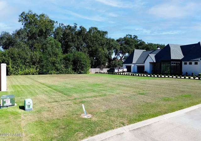 2nd image of 201 Alsway Ln, Broussard, LA 70518 | MLS# 2500004592