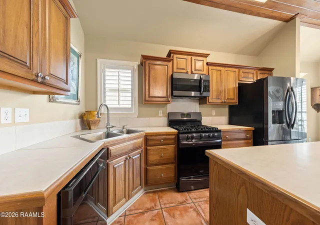 Photo 3 of Single family home for sale at 617 Southlake Cir, Youngsville, LA 70592 | MLS# 2600007277 | Listing updated on 2026-08-16
